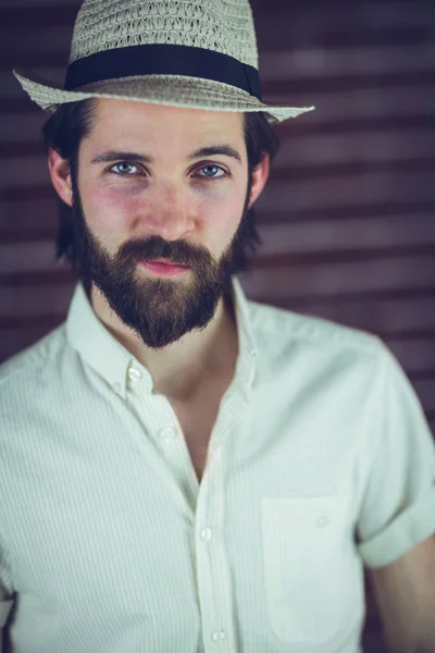 Hombre seguro de usar sombrero — Foto de Stock