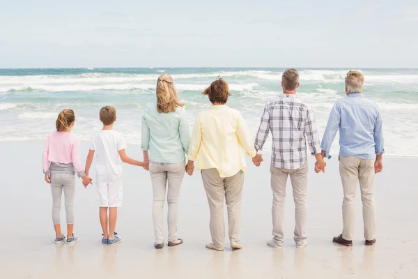 Multi generace rodiny na pláži — Stock fotografie