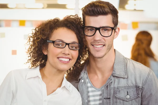 Porträt lächelnder Geschäftsleute — Stockfoto