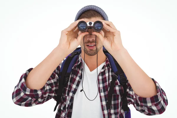 Hipster guardando attraverso il binocolo — Foto Stock