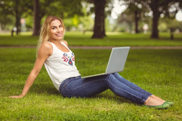 Full length portrait of smiling woman — Stock Photo, Image