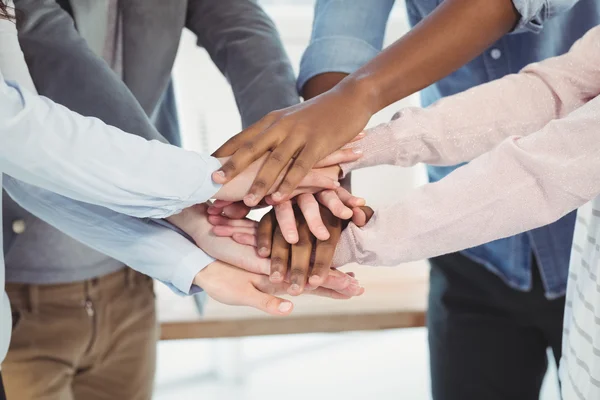 Mid sectie van zakelijke team — Stockfoto