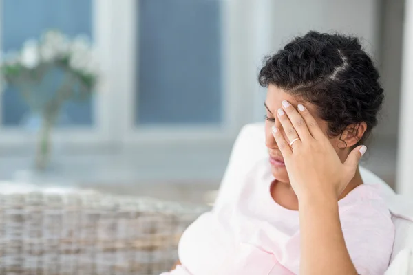 Depressief zwangere vrouw thuis — Stockfoto