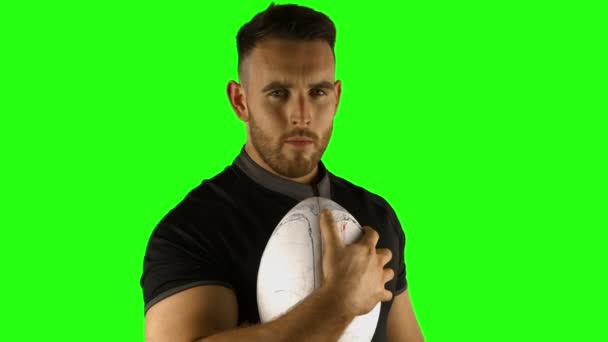 Jogador de rugby grave com bola — Vídeo de Stock
