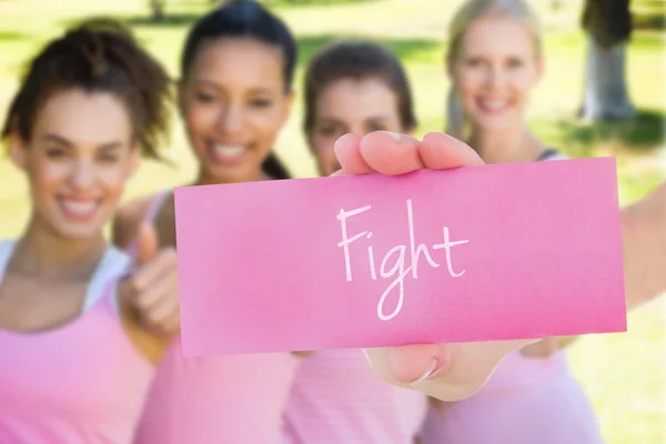 Strijd tegen vrouwen glimlachen — Stockfoto