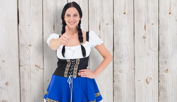 Oktoberfest dziewczynka uśmiecha się do kamery — Zdjęcie stockowe