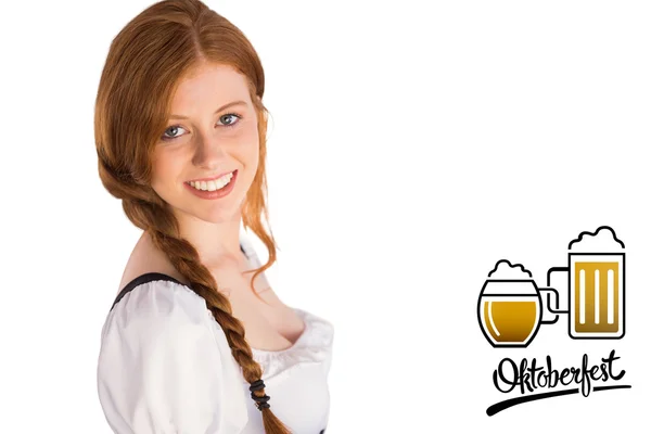 Oktoberfest-Mädchen lächelt in die Kamera — Stockfoto