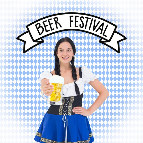 Oktoberfest dívka drží pivní korbel — Stock fotografie