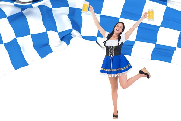 Oktoberfest meisje houdt van bier tankards — Stockfoto