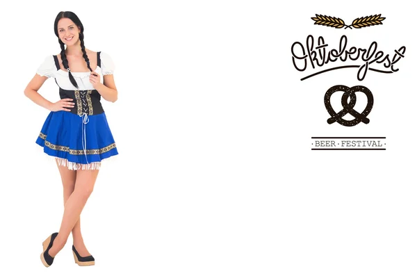 Oktoberfest kız kameraya gülümseyen — Stok fotoğraf