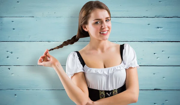 Oktoberfest flickan ler mot kameran — Stockfoto