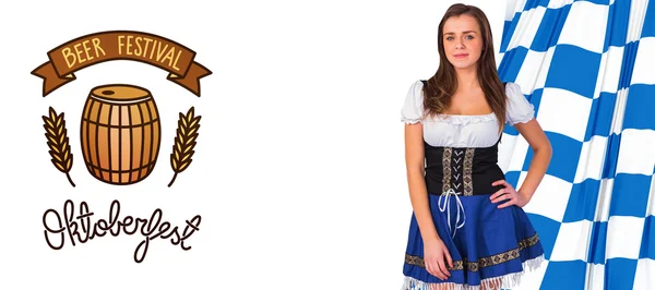 Oktoberfest flickan ler mot kameran — Stockfoto