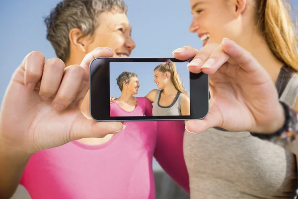 Handheld smartphone te zien — Stockfoto