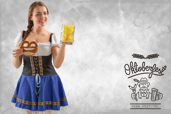 Oktoberfestmädchen mit Bier und Brezel — Stockfoto