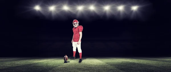 Serious american football player — Stock Photo, Image