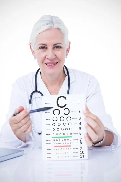 Imagen compuesta de retrato de la sonriente doctora sosteniendo no —  Fotos de Stock