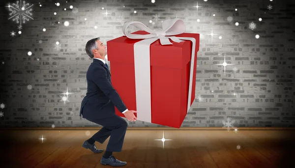 Hombre con estilo con regalo gigante —  Fotos de Stock