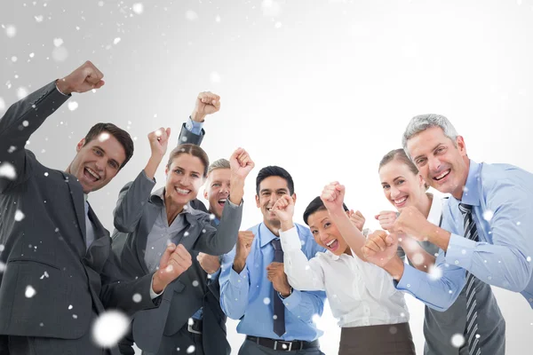 Mensen uit het bedrijfsleven juichen in office — Stockfoto