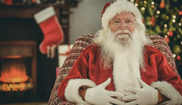 Portrait du Père Noël tenant son ventre — Photo