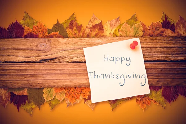 Happy thanksgiving mot höstlöv — Stockfoto