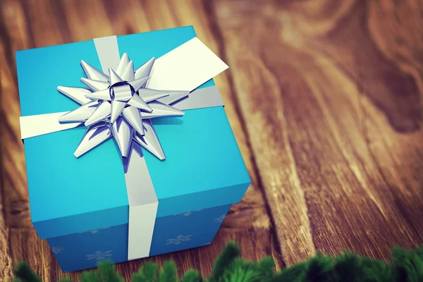 Blauw kerstpakket met lint — Stockfoto