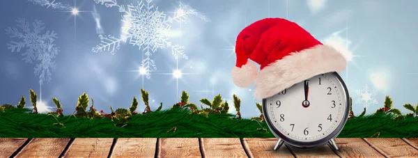 Imagen compuesta del reloj de Navidad — Foto de Stock