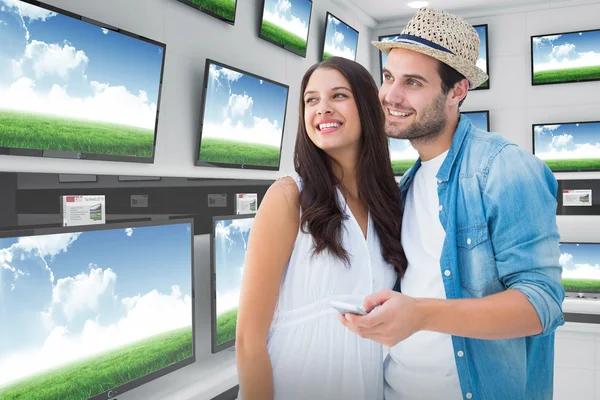 Feliz pareja hipster sonriendo juntos — Foto de Stock