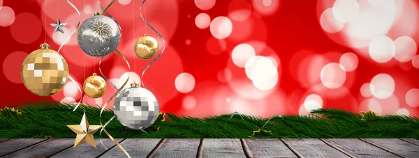 Colgando adornos de adornos de Navidad bauble — Foto de Stock