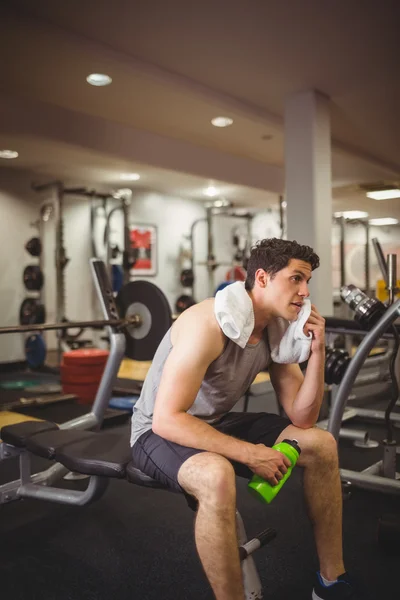 Fit man taking a break — Stock Photo, Image