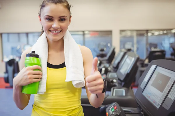 Fitte Frau auf dem Laufband — Stockfoto