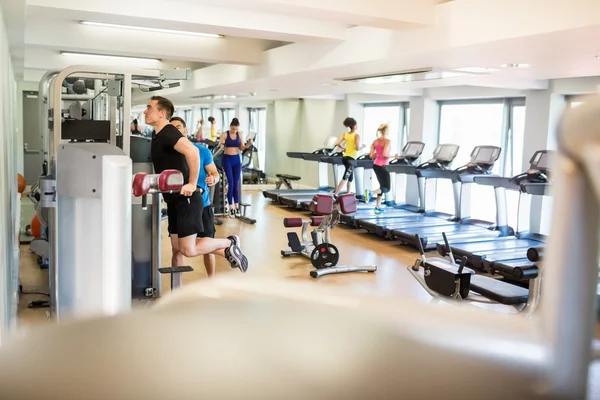 Adatto alle persone che lavorano con le macchine — Foto Stock