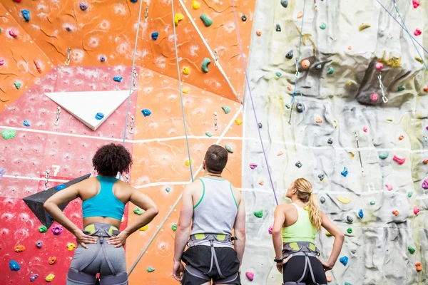 People ready to rock climb — Stock Photo, Image