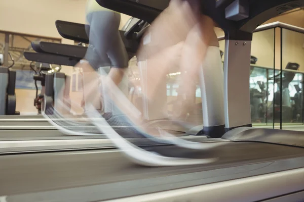 Fit people using the treadmills — Stock Photo, Image