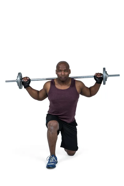 Homem exercitando com barbell — Fotografia de Stock