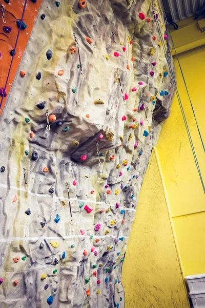 Rock climbing wall — Stock Photo, Image