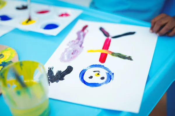 Happy kid enjoying arts and crafts painting — Stock Photo, Image