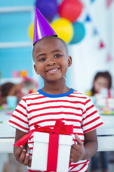 Bir doğum günü partisinde mutlu çocuklar — Stok fotoğraf