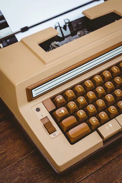 Régi typewriter fa íróasztal — Stock Fotó