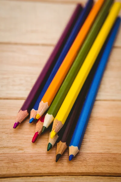 Potlood op houten bureau — Stockfoto