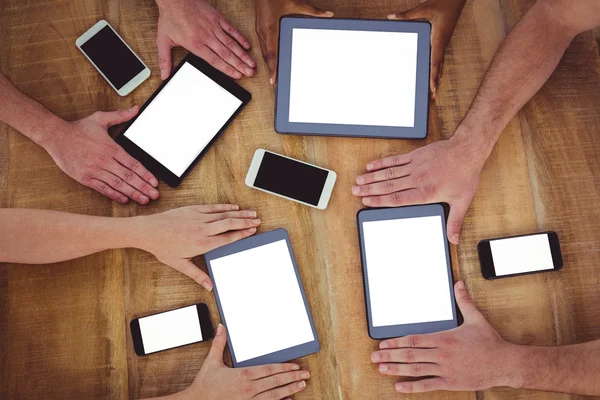 Equipo creativo trabajando juntos — Foto de Stock