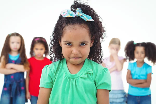 Kinderen permanent samen met meisje in front — Stockfoto