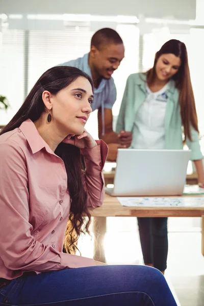 Team creativo che lavora insieme — Foto Stock