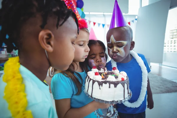 Niños felices reunidos —  Fotos de Stock