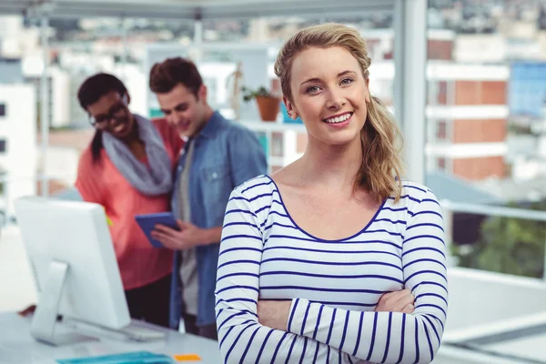 Equipo empresarial creativo trabajando duro juntos — Foto de Stock