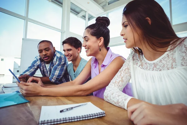 Kreatives Business-Team beim Meeting — Stockfoto