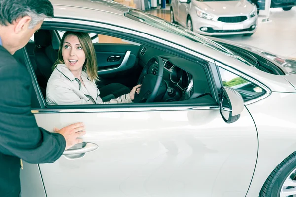 A customer try a car — Stock Photo, Image