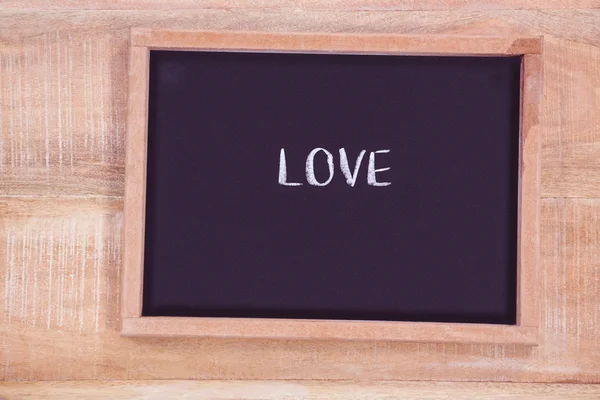 Svarta tavlan med kärlek text — Stockfoto