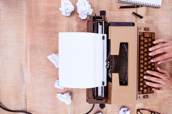 Vista superior de la vieja máquina de escribir — Foto de Stock