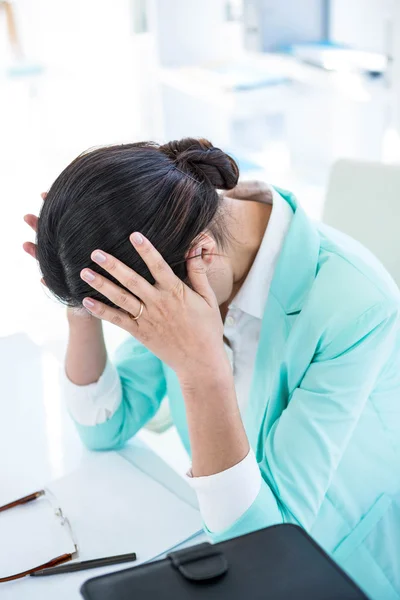 Zestresowany kobieta biznesu — Zdjęcie stockowe