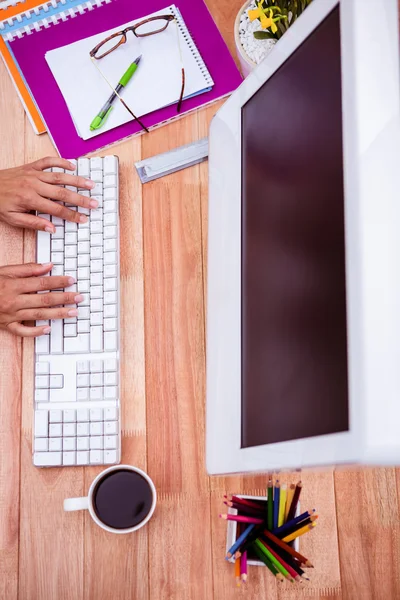 Vista de cerca de un escritorio de negocios — Foto de Stock